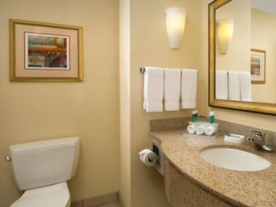 Hotel Express & West Sea World Area By Ihg